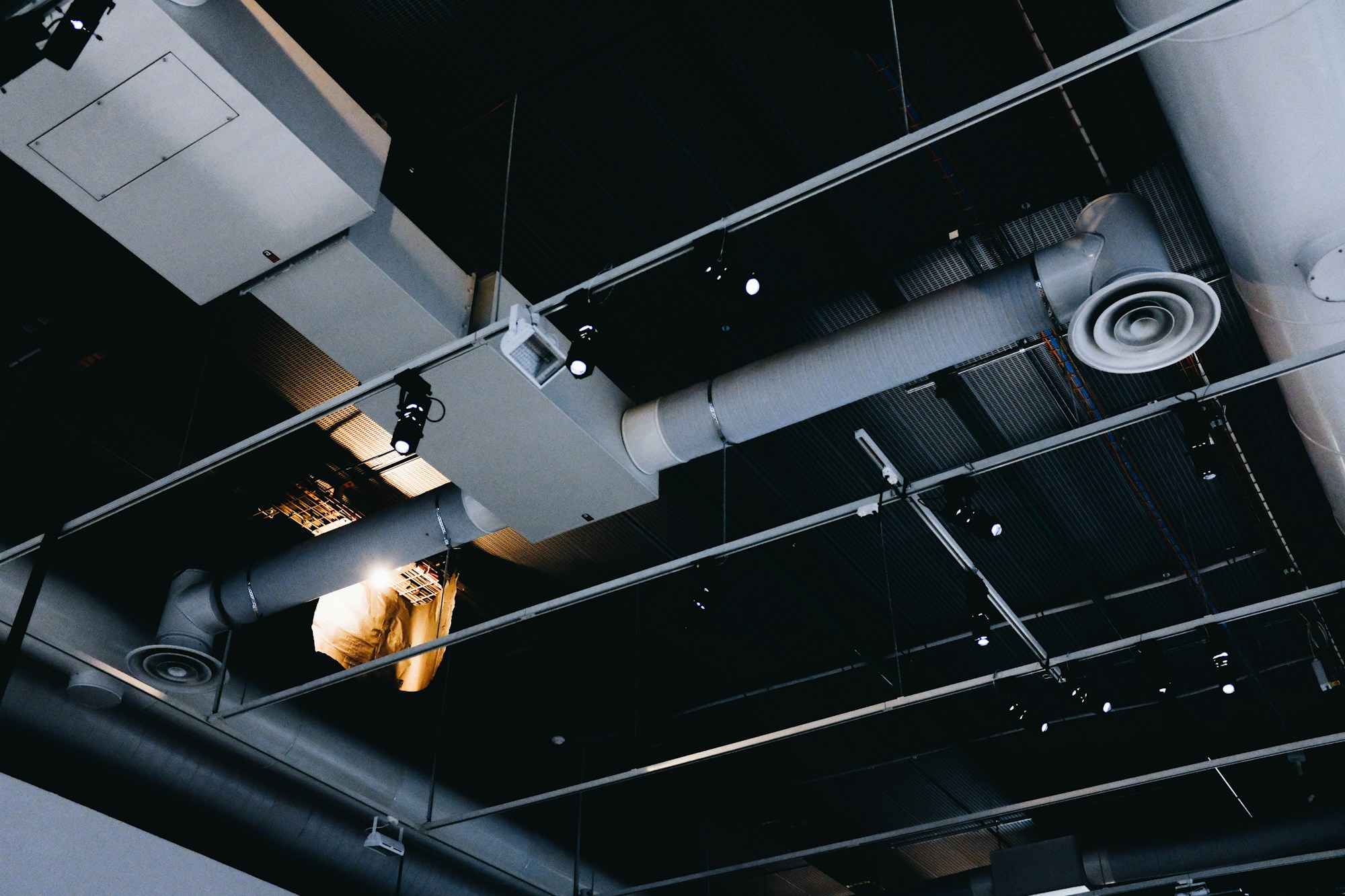 Réseau de gaines et diffuseurs de ventilation